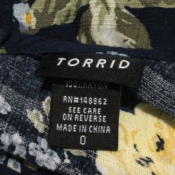 Torrid Dark Blue and Yellow Tie Front Camisole Blouse - Picture 7 of 8